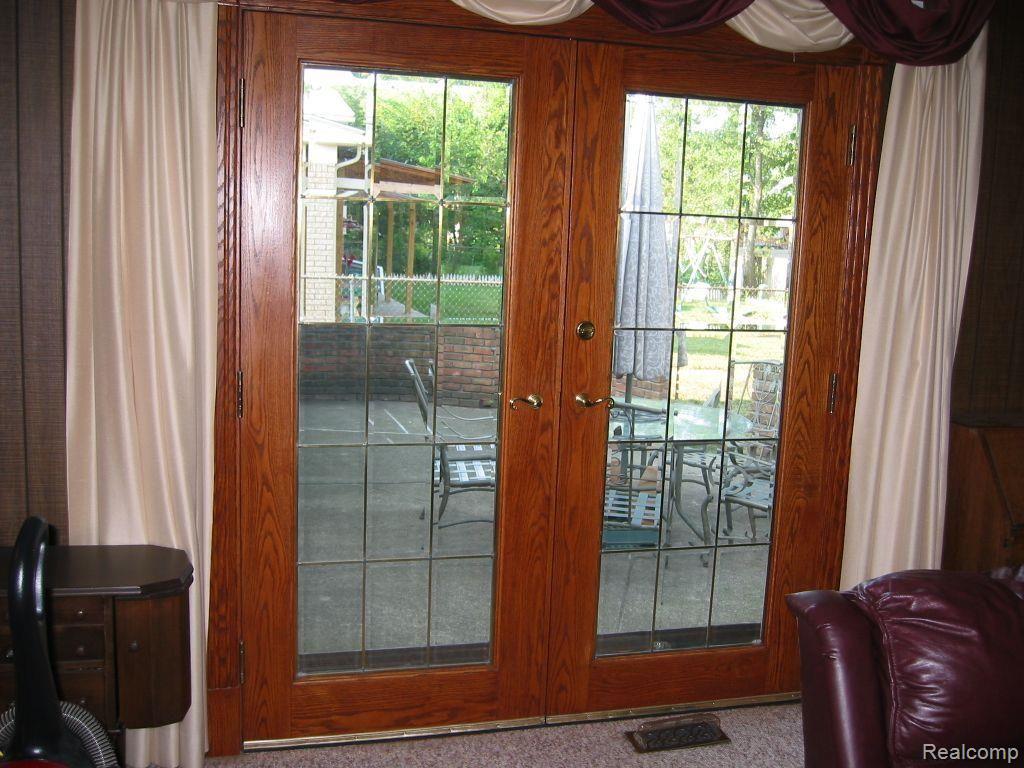 5741 Wedgewood Road Canton, MI 48187 - Photo 7 of 13 French Doors w beveled glass 2 p