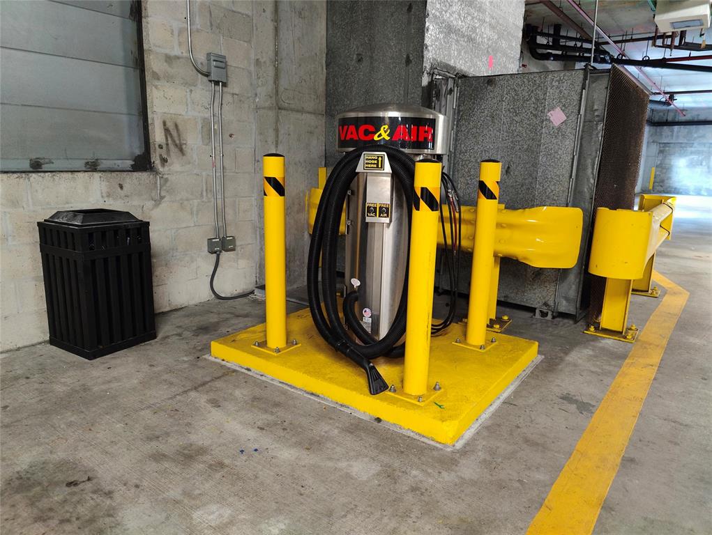 100 North Federal Highway, Unit 819 Fort Lauderdale, FL 33301 - Photo 25 of 36 a view of swimming pool with a tub
