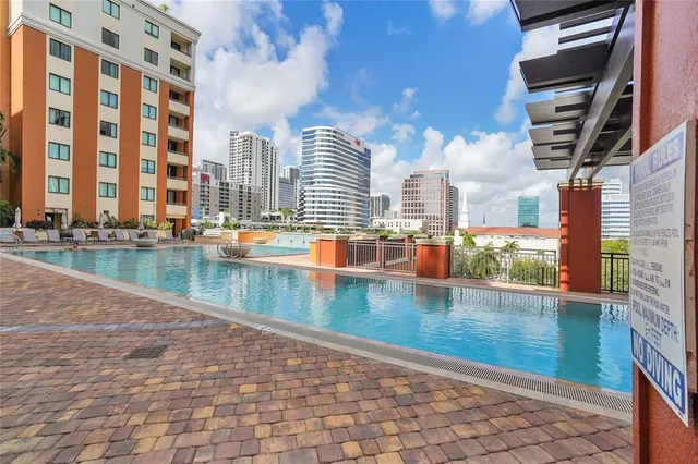 $435,000 | 100 North Federal Highway, Unit 819, Fort Lauderdale, FL 33301