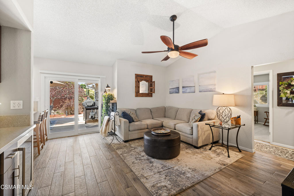 13617 Gunsmoke Road Moorpark, CA 93021 - Photo 14 of 54
