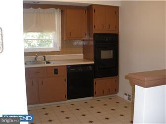 1160 Medway Road Philadelphia, PA 19115 - Photo 1 of 5 Kitchen