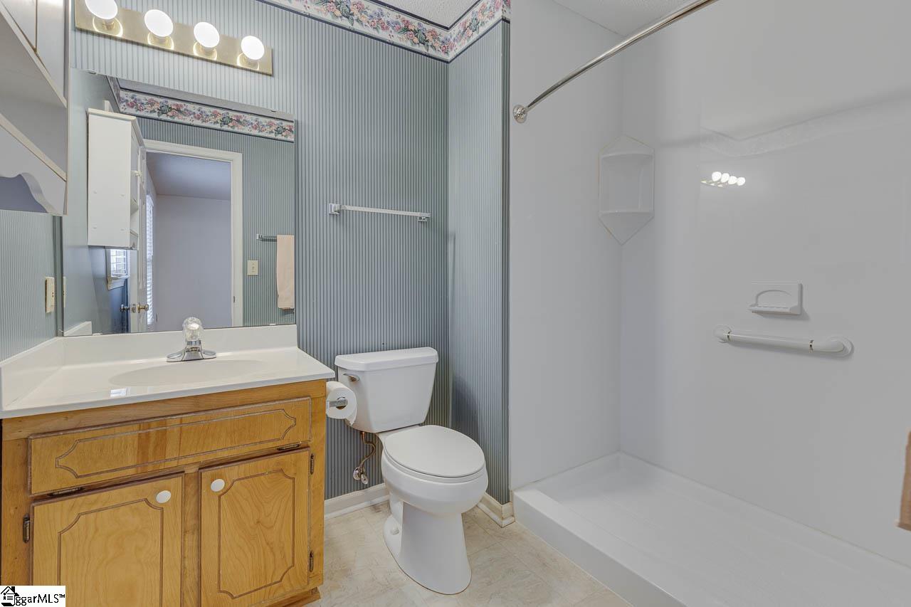 43 Rollingreen Road Greer, SC 29651 - Photo 30 of 41 Gallery Image 30