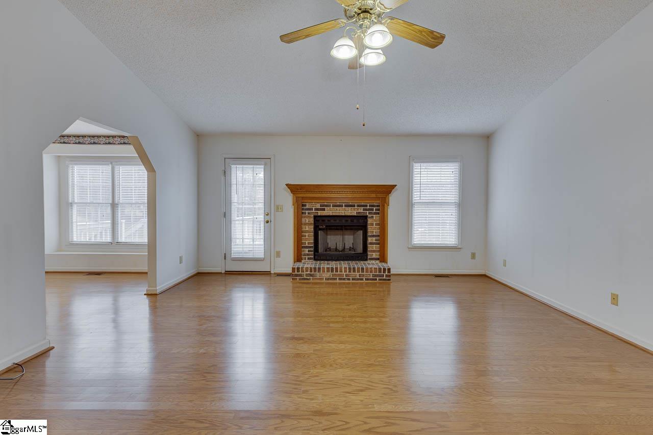 43 Rollingreen Road Greer, SC 29651 - Photo 8 of 41 Gallery Image 8
