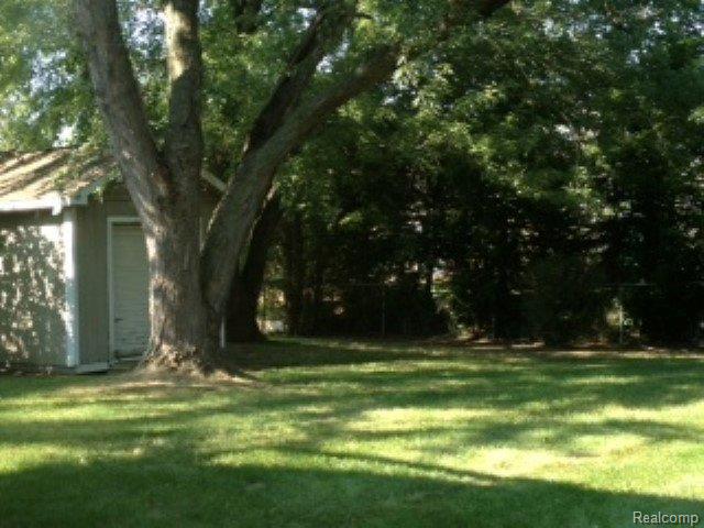 4980 Maybee Road Clarkston, MI 48348 - Photo 4 of 12 BY 2.JPG