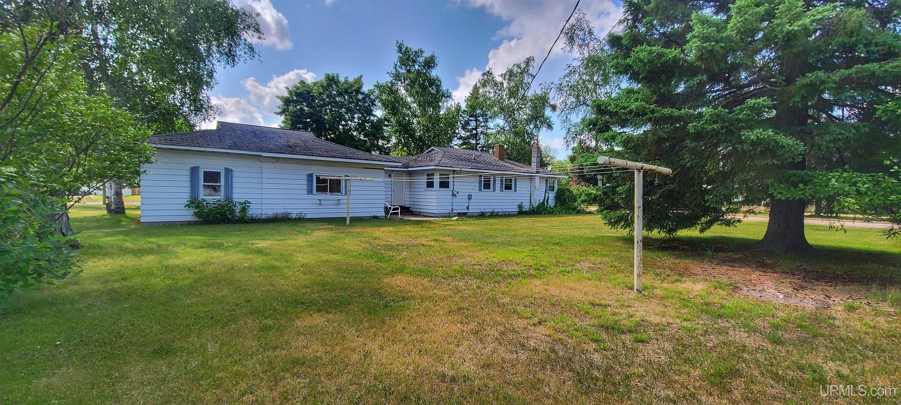 1332 Wilson Street Niagara, WI 54151 - Photo 5 of 25 Gallery Image 5