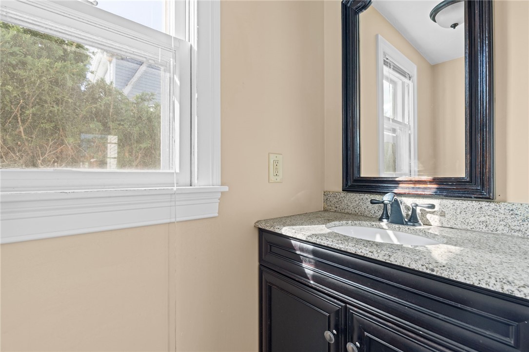 12 Stevens Road Cranston, RI 02910 - Photo 17 of 36