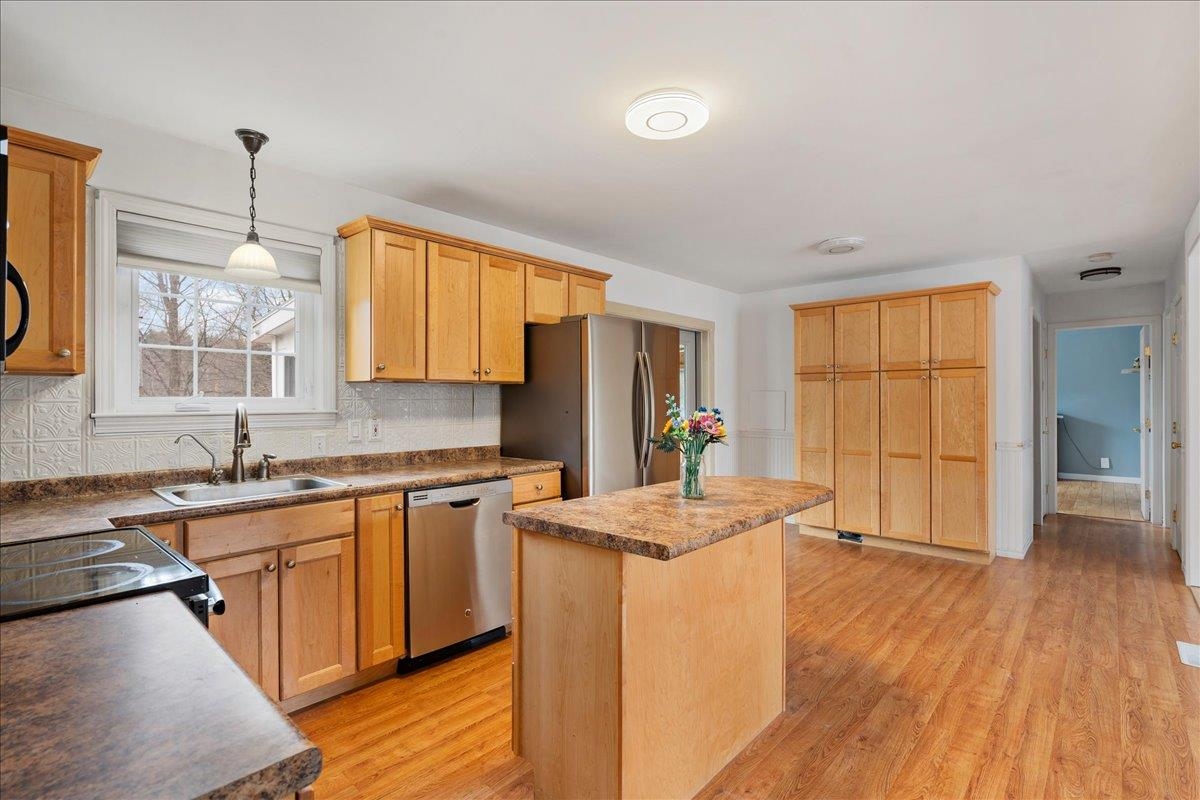 33 Russell Circle Milton, VT 05468 - Photo 17 of 40