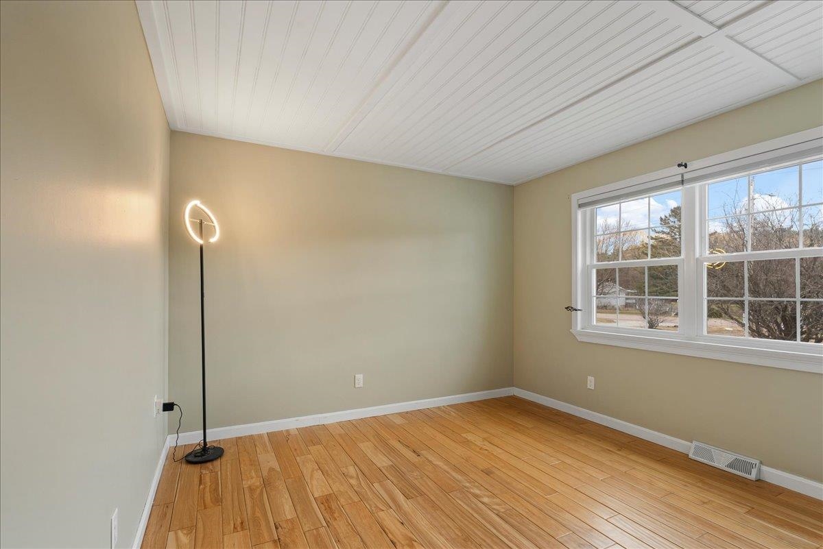 33 Russell Circle Milton, VT 05468 - Photo 20 of 40