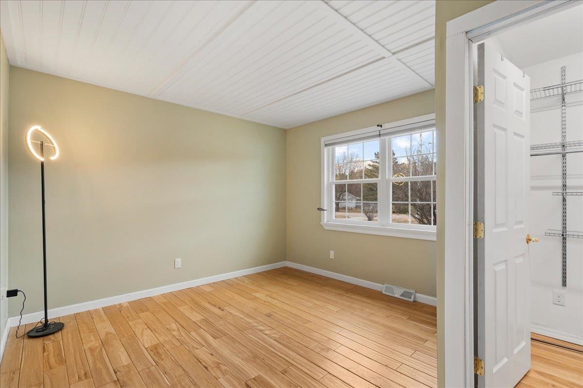 33 Russell Circle Milton, VT 05468 - Photo 22 of 40