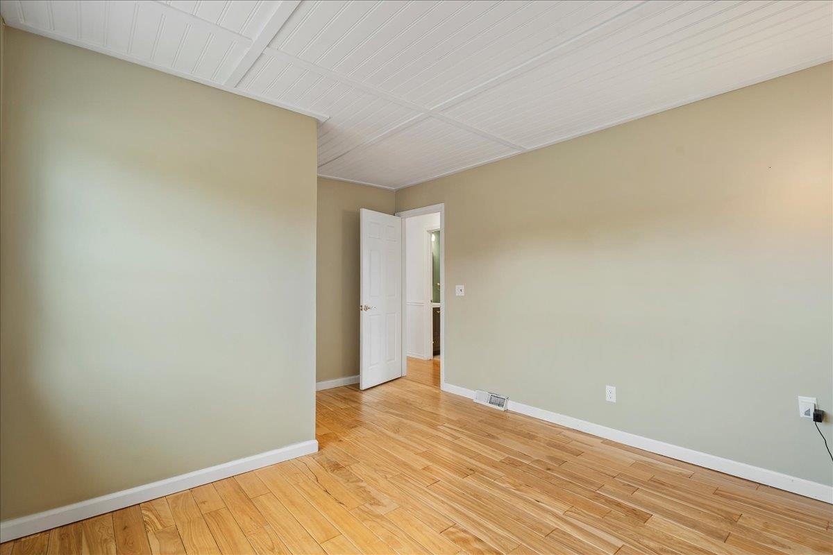 33 Russell Circle Milton, VT 05468 - Photo 23 of 40