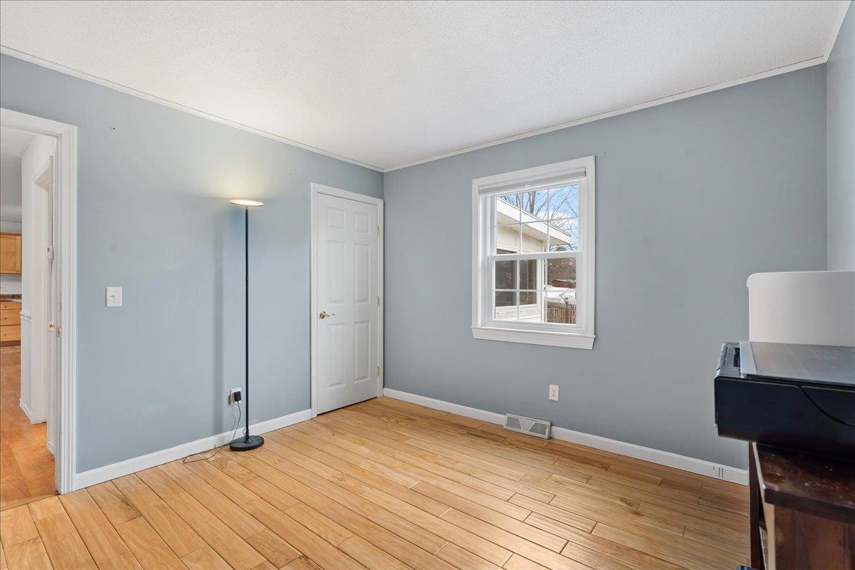 33 Russell Circle Milton, VT 05468 - Photo 27 of 40