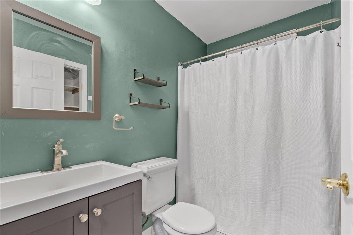 33 Russell Circle Milton, VT 05468 - Photo 28 of 40