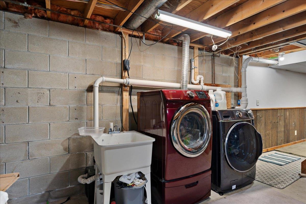 33 Russell Circle Milton, VT 05468 - Photo 31 of 40