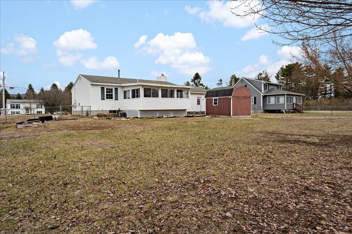 33 Russell Circle Milton, VT 05468 - Photo 6 of 40