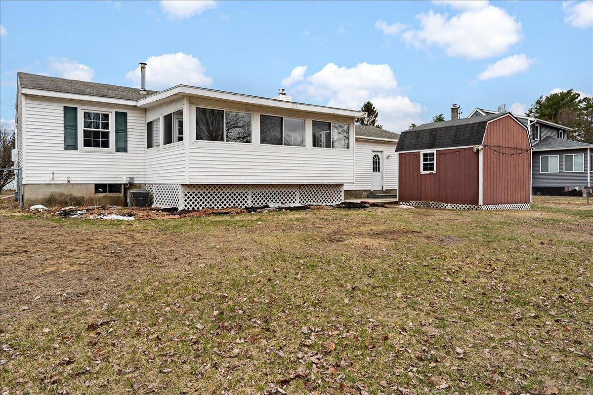 33 Russell Circle Milton, VT 05468 - Photo 7 of 40