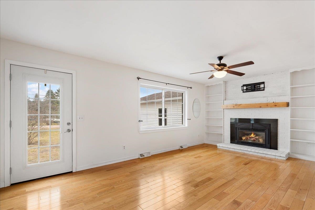 33 Russell Circle Milton, VT 05468 - Photo 8 of 40