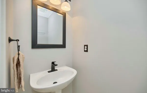 $2,750 | 8300 Wallace Lane, Manassas, VA 20109