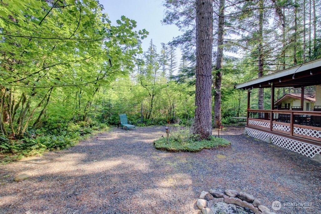 90 Christmas Tree Circle Maple Falls, WA 98266 - Photo 2 of 39