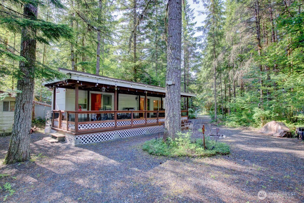 90 Christmas Tree Circle Maple Falls, WA 98266 - Photo 10 of 39