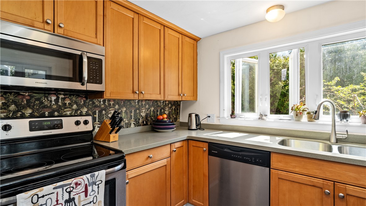 110 Phillips Road East Greenwich, RI 02818 - Photo 14 of 39 Gallery Image 14