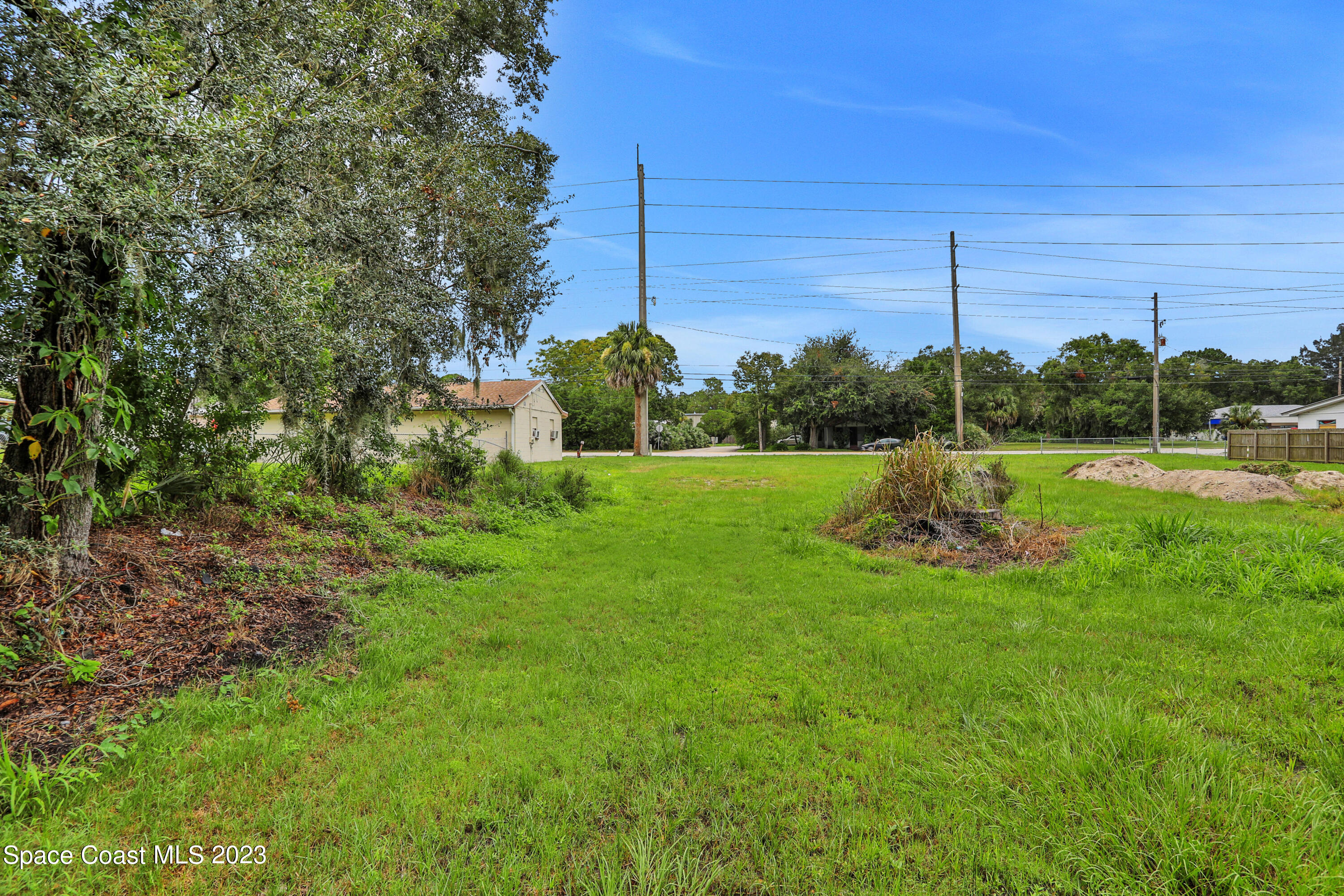 621 Clearlake Road Cocoa, FL 32922 - Photo 13 of 32 1R4A3692