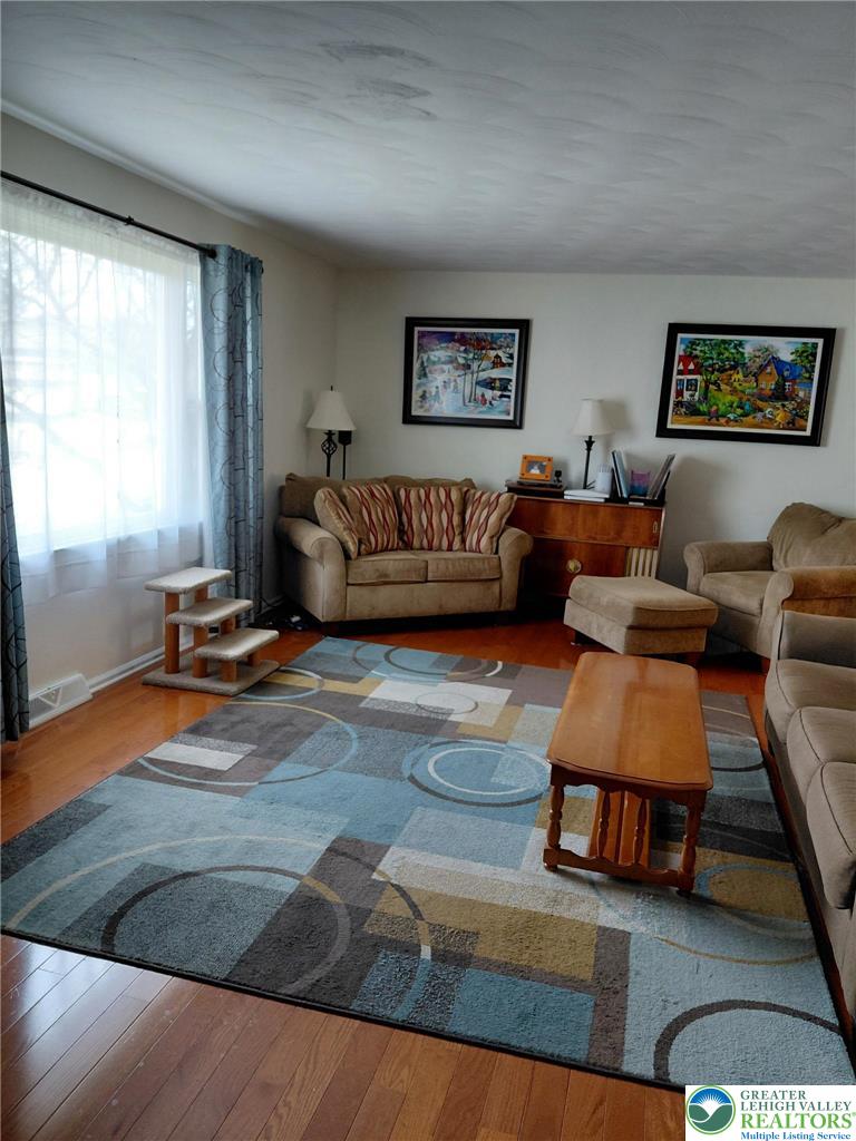 2802 Windy Hill Road Allentown, PA 18103 - Photo 8 of 36 Formal Living Room