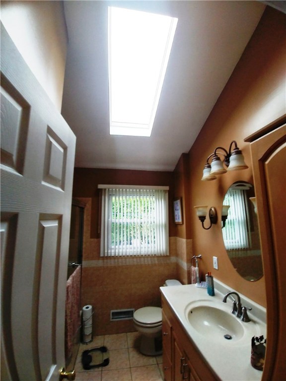 62 Colony Road East Providence, RI 02915 - Photo 15 of 23
