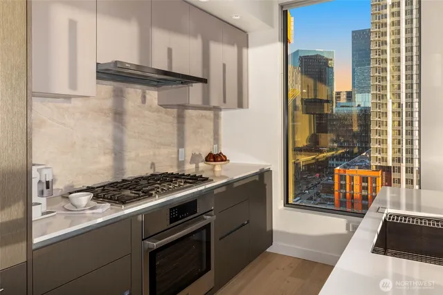 $799,000 | 2510 6th Avenue, Unit 1804, Seattle, WA 98121