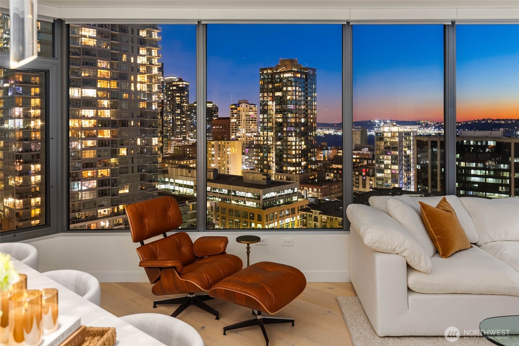 2510 6th Avenue, Unit 1804 Seattle, WA 98121 - Photo 2 of 34