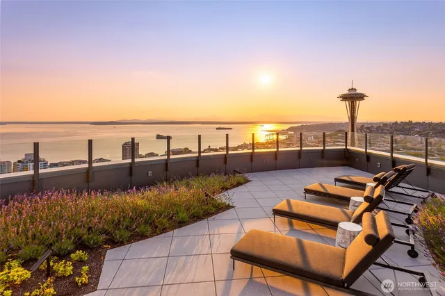 $799,000 | 2510 6th Avenue, Unit 1804, Seattle, WA 98121