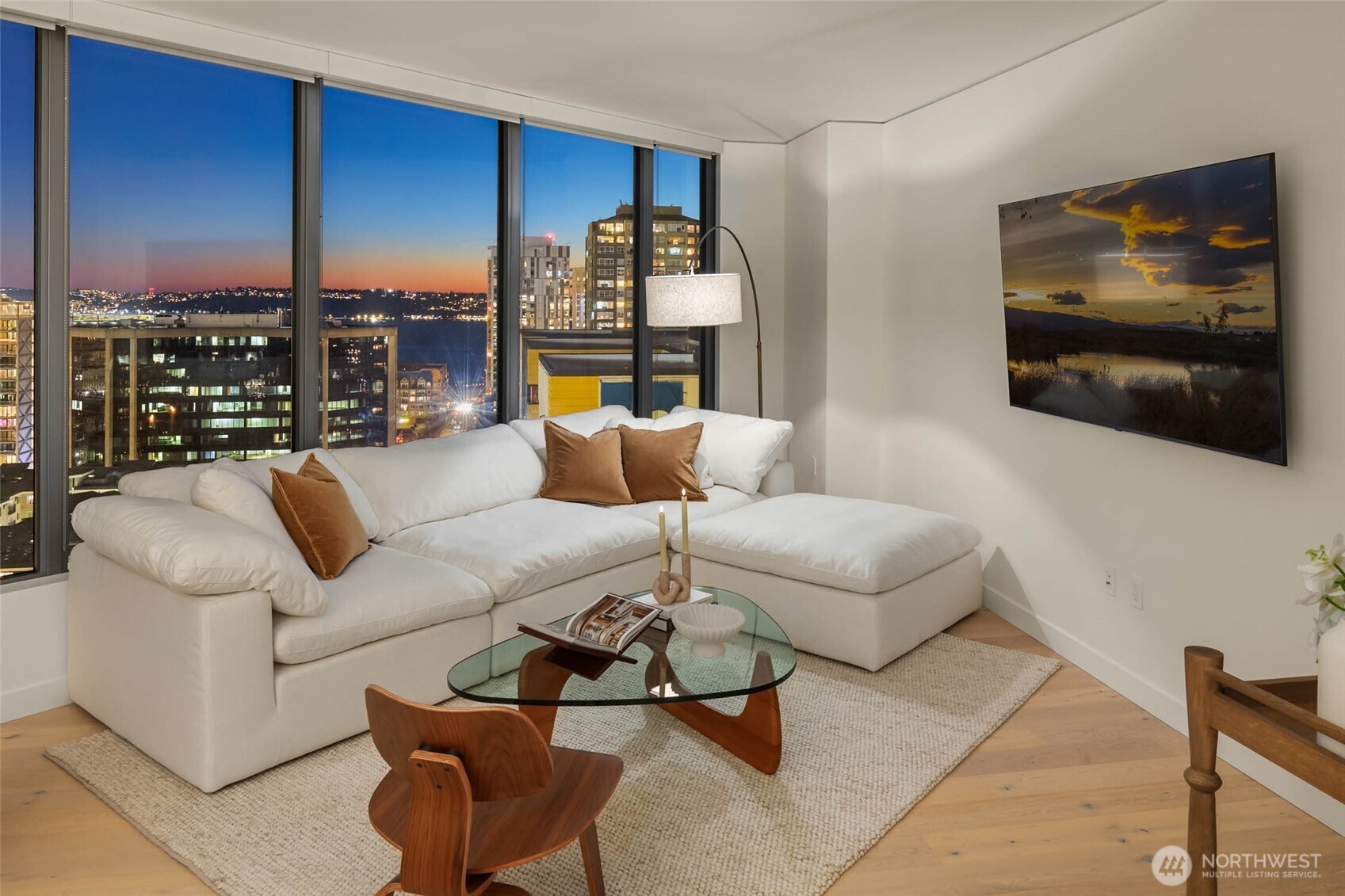 2510 6th Avenue, Unit 1804 Seattle, WA 98121 - Photo 3 of 34