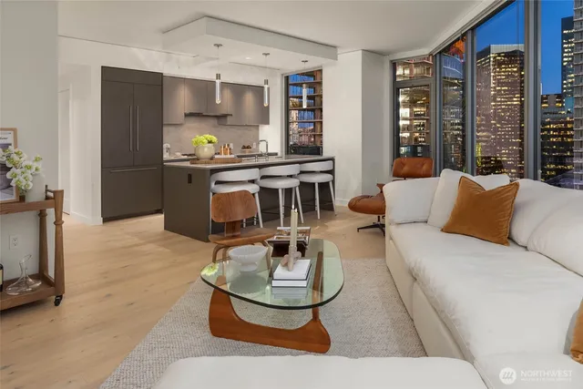 $799,000 | 2510 6th Avenue, Unit 1804, Seattle, WA 98121