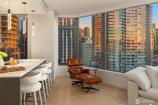$799,000 | 2510 6th Avenue, Unit 1804, Seattle, WA 98121