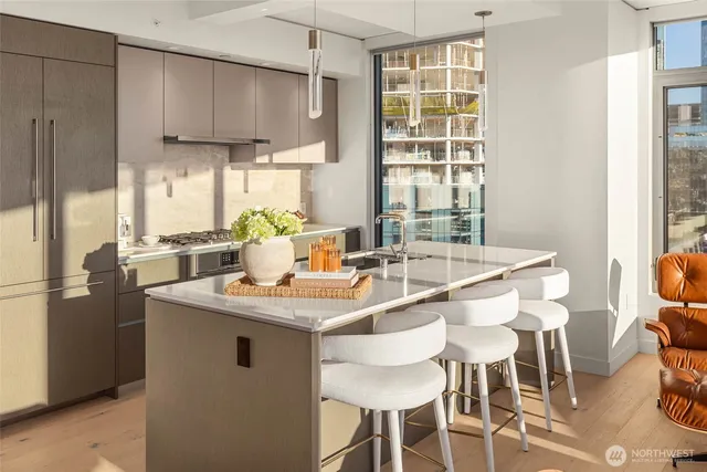 $799,000 | 2510 6th Avenue, Unit 1804, Seattle, WA 98121