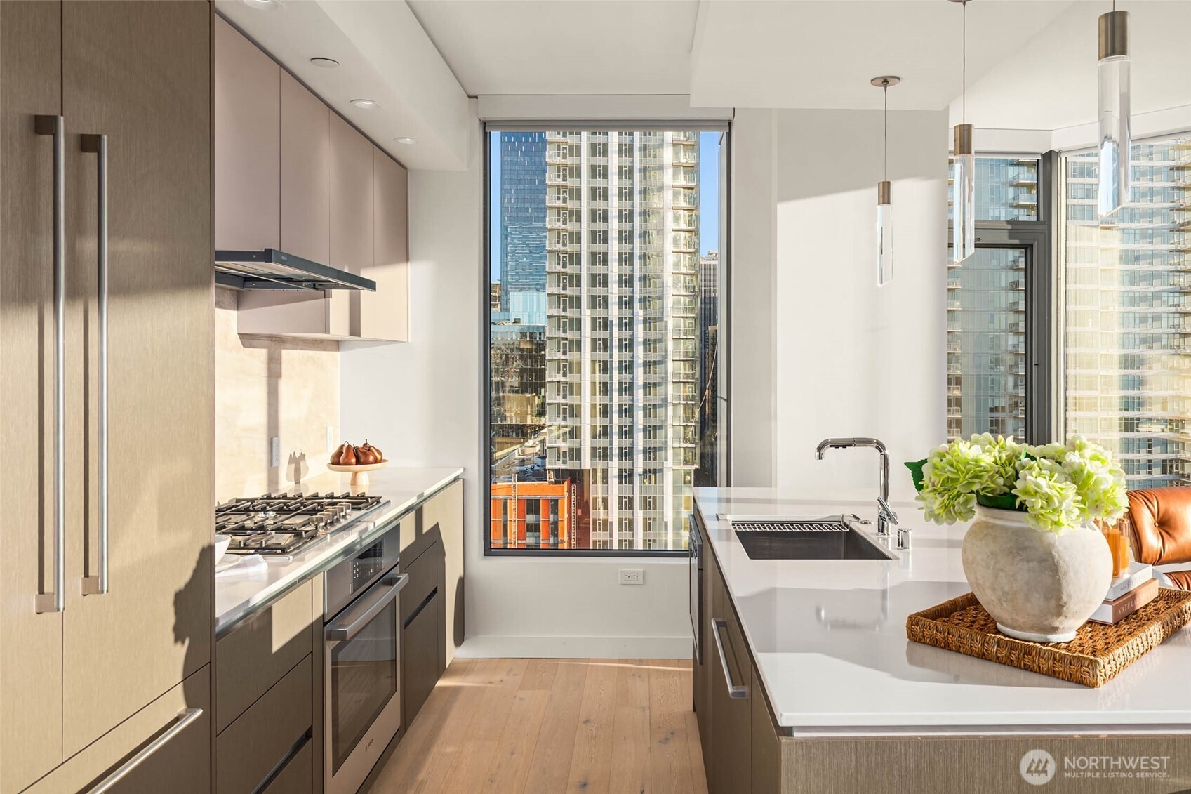 2510 6th Avenue, Unit 1804 Seattle, WA 98121 - Photo 10 of 34