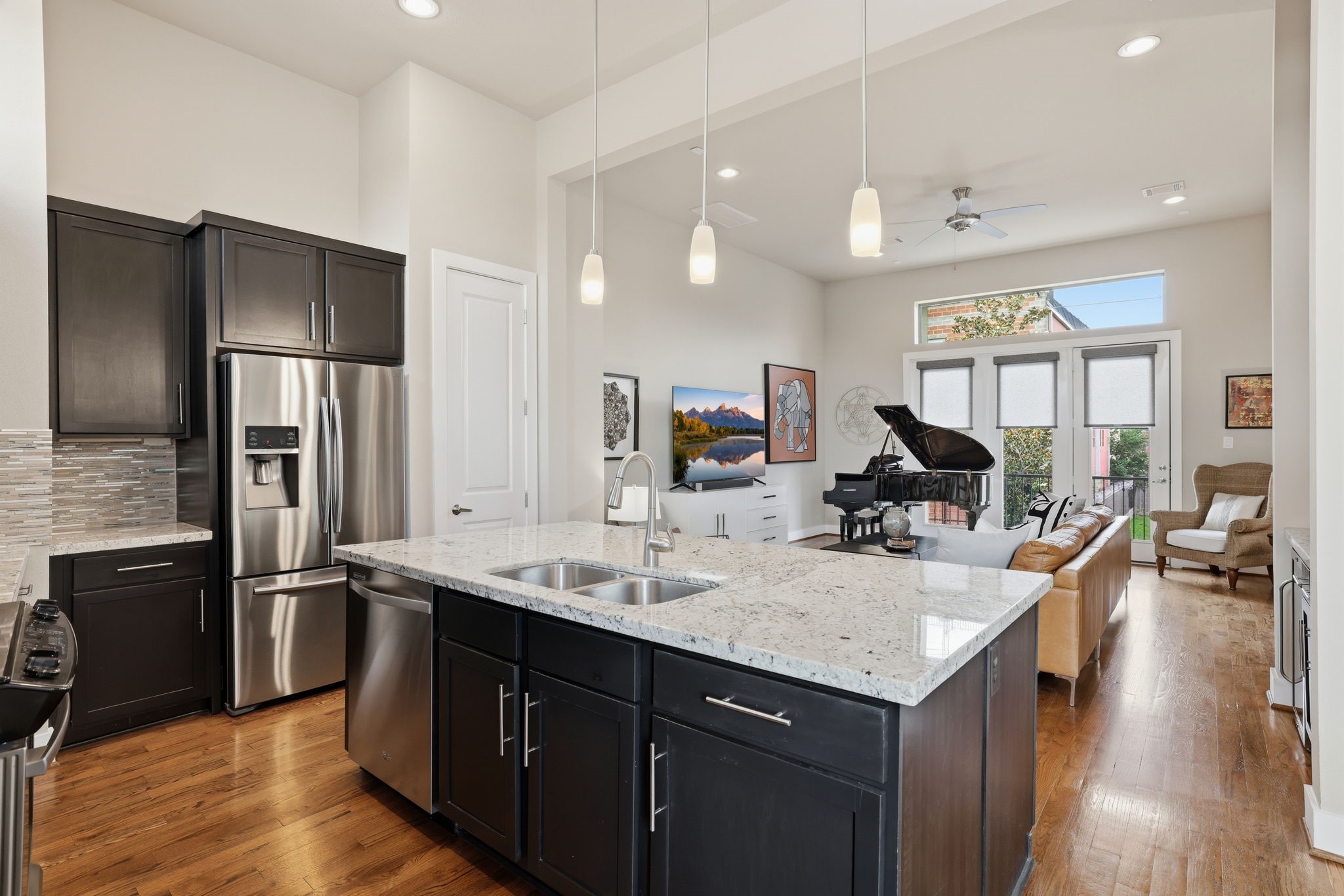 4102 Marina Street Houston, TX 77007 - Photo 10 of 32 Gorgeous kitchen with coffee bar, ample storage, large center island, space for barstools, and spacious pantry.
