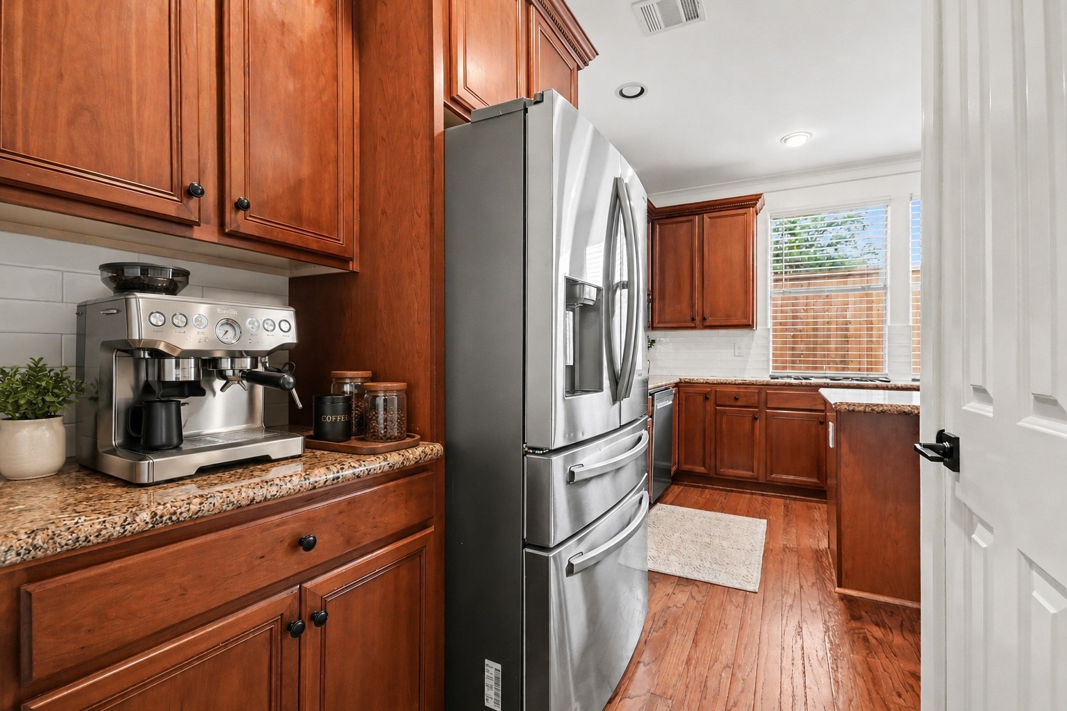 1470 Springrock Lane, Unit 6 Houston, TX 77055 - Photo 11 of 31 Coffee Bar. Virtually staged.