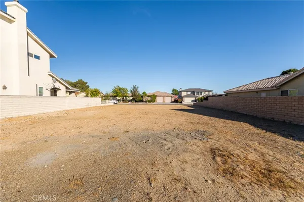 $75,000 | 26390 Buccaneer Lane, Helendale, CA 92342