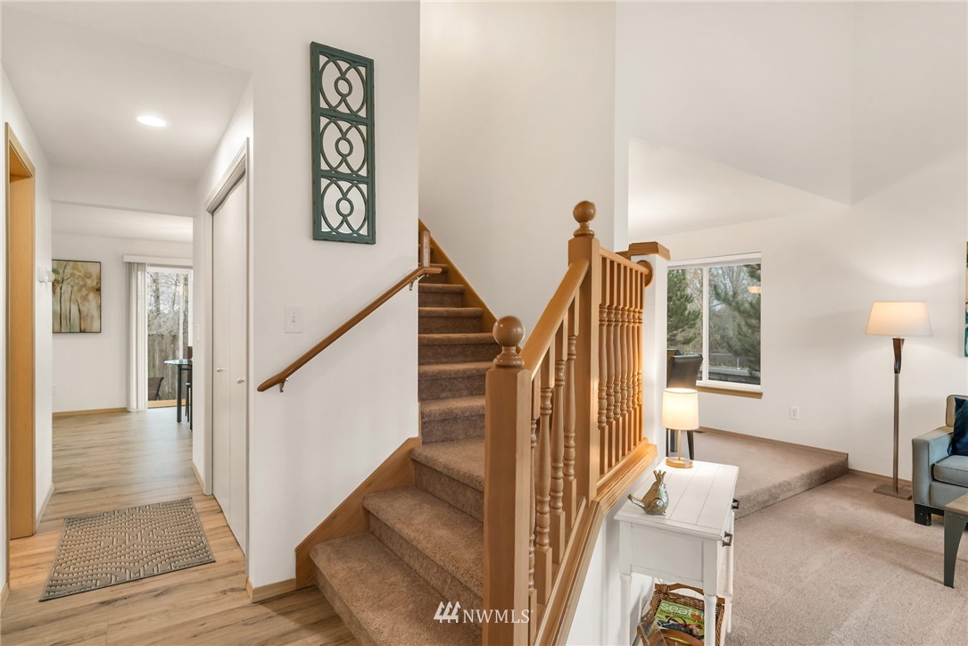 2101 Burnett Place South Renton, WA 98055 - Photo 4 of 25 Gallery Image 4