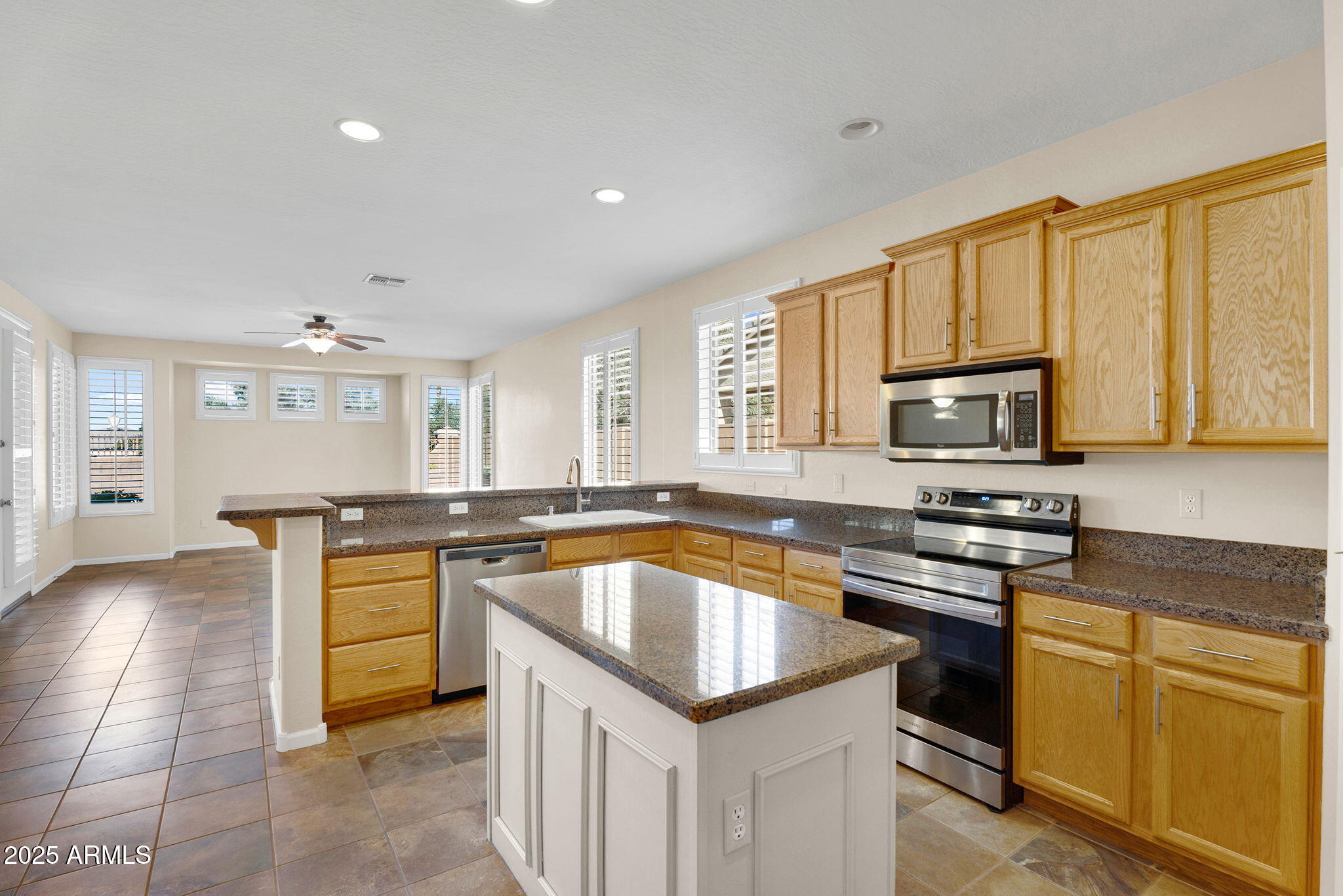 3586 East Riopelle Court Gilbert, AZ 85298 - Photo 9 of 95 9-web-or-mls-3586 E Riopelle Ct-15
