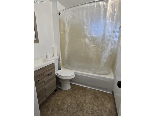 $295,000 | 3208 West 7th Street, The Dalles, OR 97058