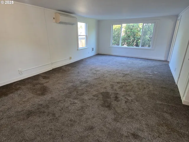 $295,000 | 3208 West 7th Street, The Dalles, OR 97058