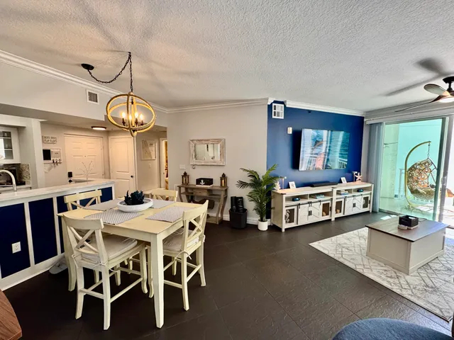 $5,250 | 815 Northwest Flagler Avenue, Unit 206, Stuart, FL 34994