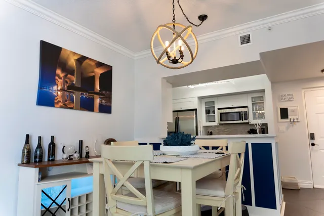 $5,250 | 815 Northwest Flagler Avenue, Unit 206, Stuart, FL 34994