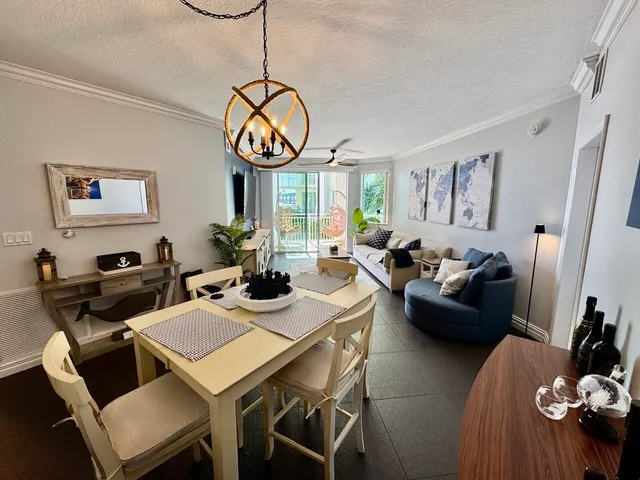 $5,250 | 815 Northwest Flagler Avenue, Unit 206, Stuart, FL 34994