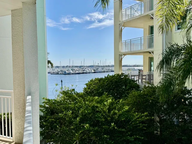 $5,250 | 815 Northwest Flagler Avenue, Unit 206, Stuart, FL 34994