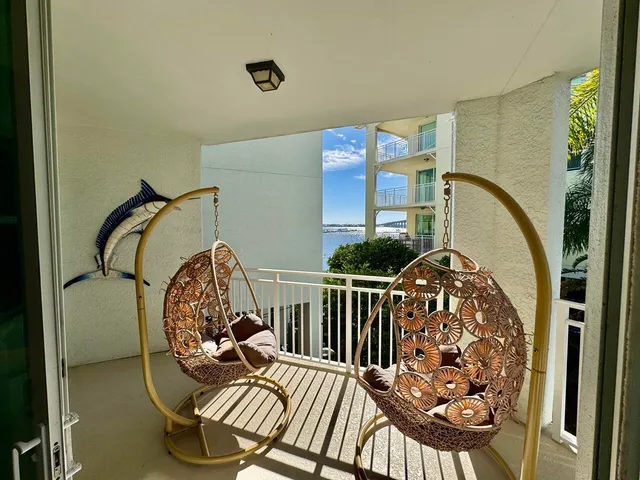 $5,250 | 815 Northwest Flagler Avenue, Unit 206, Stuart, FL 34994