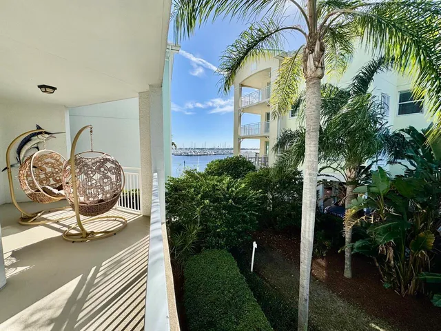 $5,250 | 815 Northwest Flagler Avenue, Unit 206, Stuart, FL 34994