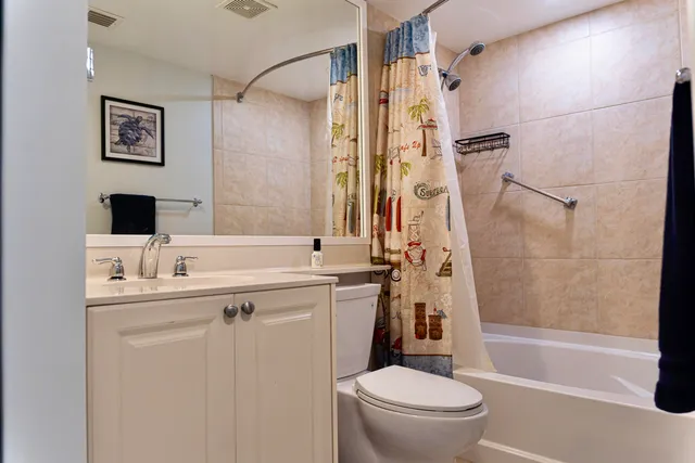 $5,250 | 815 Northwest Flagler Avenue, Unit 206, Stuart, FL 34994