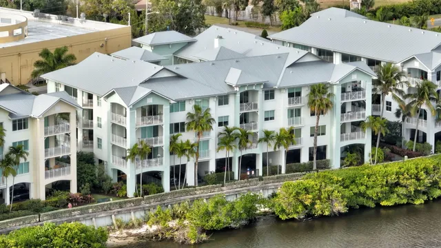 $5,250 | 815 Northwest Flagler Avenue, Unit 206, Stuart, FL 34994
